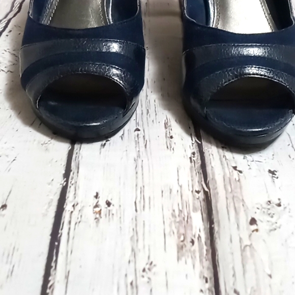 East 5th shoes heel 2 1/2" heel size 7m blue open toe - Picture 7 of 7